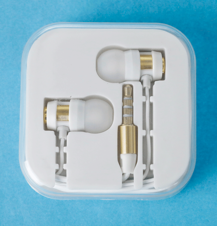 Wired Earphones Colorful Flat Cable Plastic Microphone Stereo sports Earphone In ear Noise Reduction Earbuds For Mobile
Wired Earphones Colorful Flat Cable Plastic Microphone Stereo sports Earphone In ear Noise Reduction Earbuds For Mobile