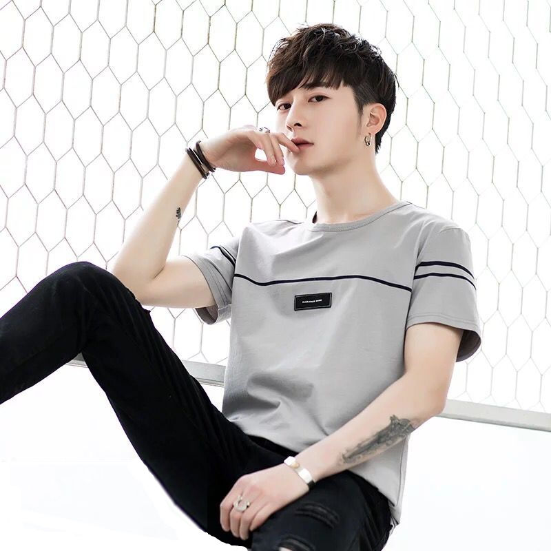 Men's short-sleeved T-shirts. Youth trend. Students' loose half-sleeved men's clothes in Korean version. streetwear
Men's short-sleeved T-shirts. Youth trend. Students' loose half-sleeved men's clothes in Korean version. streetwear