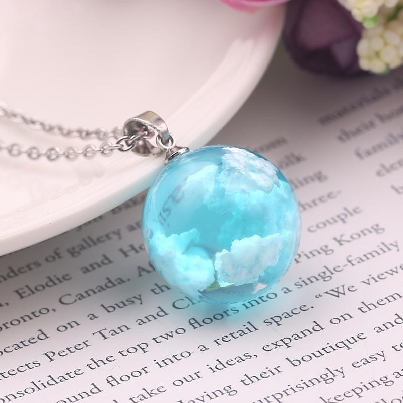 Natural Blue Sky White Cloud Transparent Ball Pendant Necklace High Quality Resin Link Chain Necklaces for Women Choker Jewelry
Natural Blue Sky White Cloud Transparent Ball Pendant Necklace High Quality Resin Link Chain Necklaces for Women Choker Jewelry