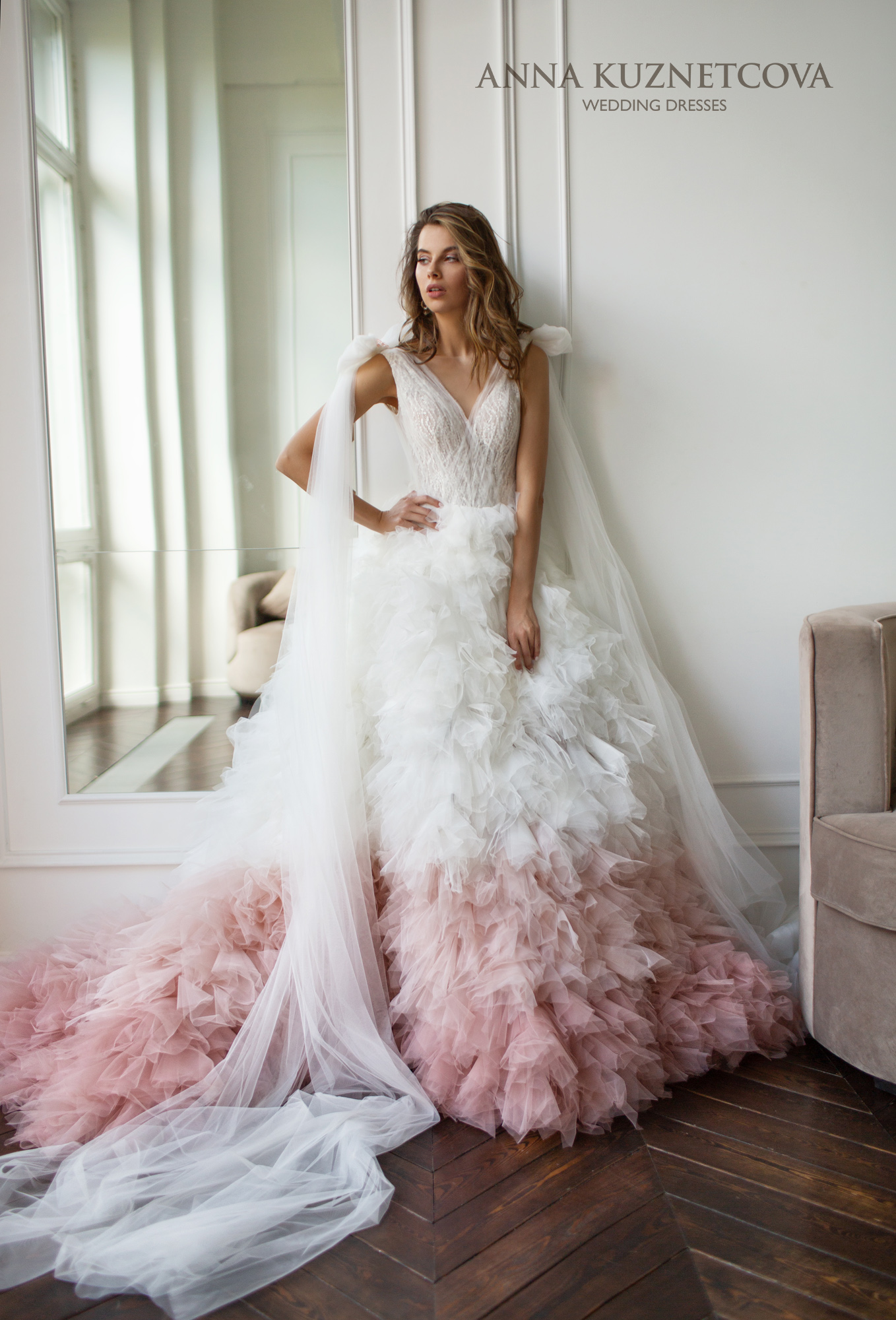 Newest Anna Kuznetcova Wedding Dresses With Detachable Train V-neck Tiered Tulle Blush Applique Bridal Gown Custom Made Wedding Dress