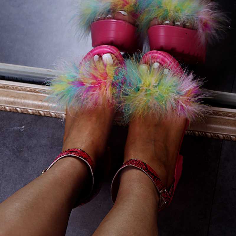 Spring/Summer 2021 New Women Fur Rubber High Heel Platform Outdoor leisure Buckle Slippers Beach Sandals Ladies banquet Sandals1