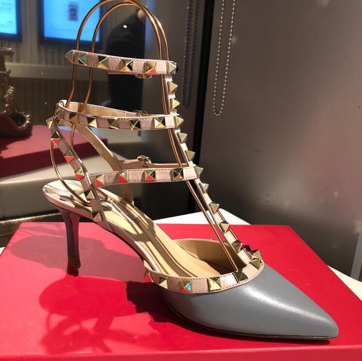 Brand Women High Heels Nude Sandals V 6cm Thin Heel Women Wedding Shoes 3 Straps Pointed Toe Rivets Sandal Real Leather 34-43, Black shiny
Brand Women High Heels Nude Sandals V 6cm Thin Heel Women Wedding Shoes 3 Straps Pointed Toe Rivets Sandal Real Leather 34-43, Black shiny