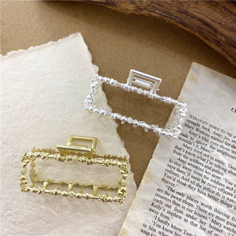 Women Girls Geometric Hair Claw Clamps Metal Hair Crab Square Claw Clip Solid Color Hairpin Large Size Accessories
Women Girls Geometric Hair Claw Clamps Metal Hair Crab Square Claw Clip Solid Color Hairpin Large Size Accessories