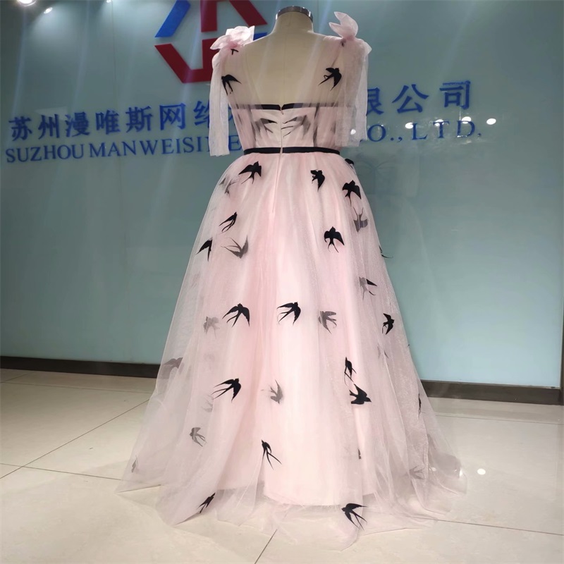 2020 Gorgeous Pink Evening Dresses Spaghetti Strap A Line Printed Prom Dress Party Wear Sweep Train Sexy Backless Formal Dresses