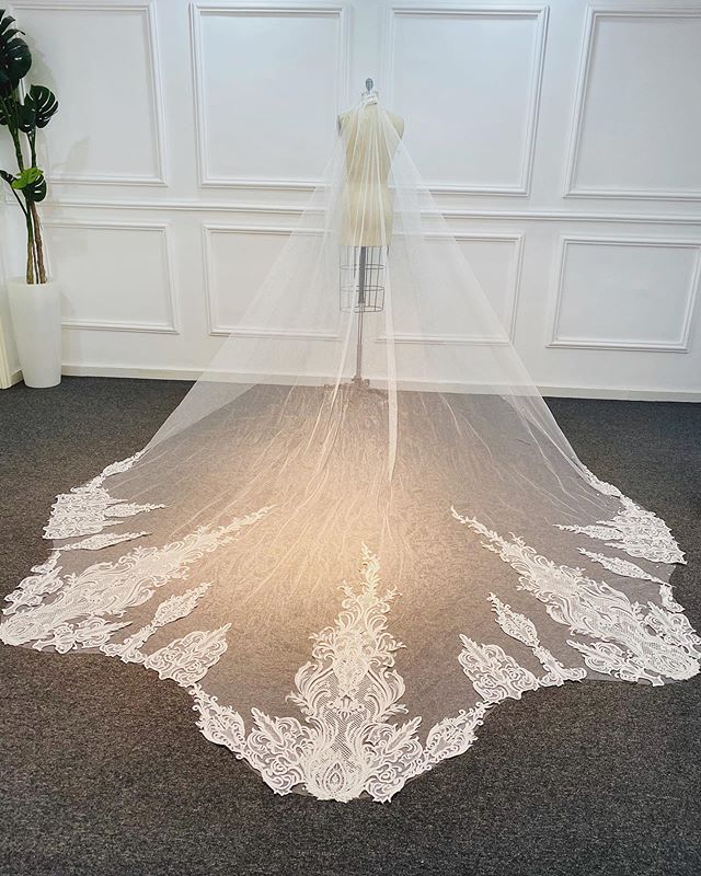 3 Meters Cathedral Wedding Veils Lace Edge Bridal Gown White Ivory Soft Tulle White Ivory One Layer With Comb