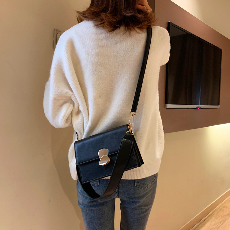Fashion new handbags High quality leather Women bag Chain shoulder messenger handbag Lock Stereotypes lattice High quality bags, Black
Fashion new handbags High quality leather Women bag Chain shoulder messenger handbag Lock Stereotypes lattice High quality bags, Black