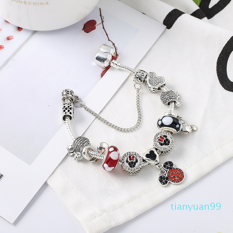 Hot Sale Ins fashion luxury designer cute bow cartoon diy diamond crystal European beads charms chain bangle bracelet for woman girls
Hot Sale Ins fashion luxury designer cute bow cartoon diy diamond crystal European beads charms chain bangle bracelet for woman girls