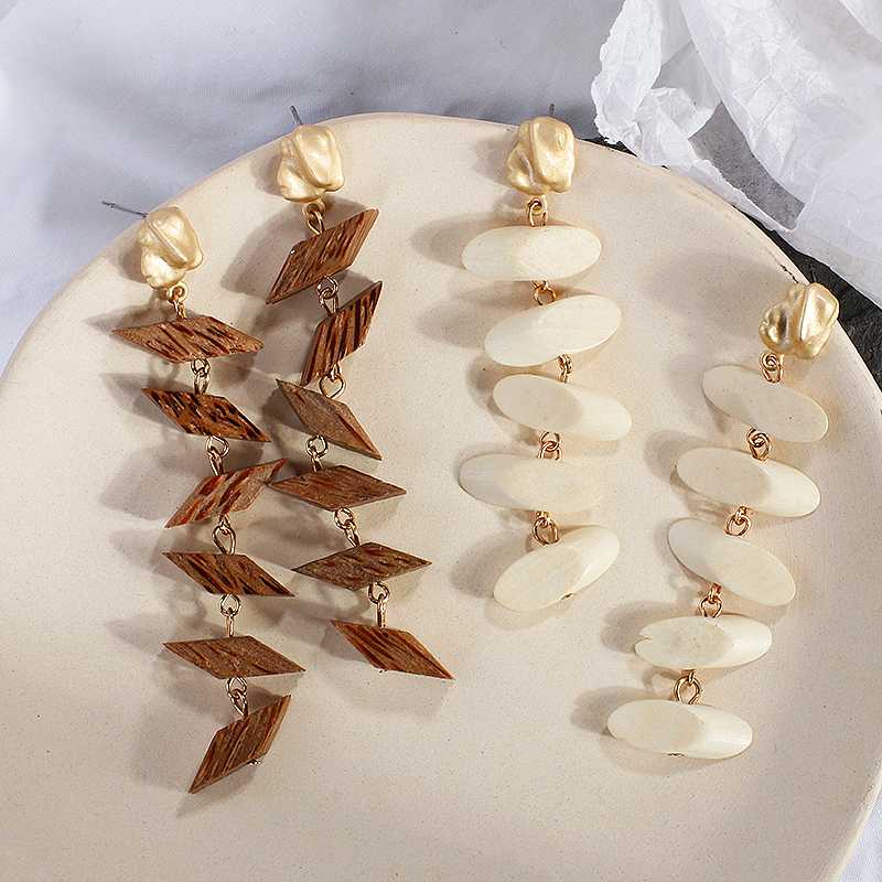 AENSOA Unique Design Long Wooden Pendant Drop Earrings For Women Female 2020 Vintage Wood Geometric Earrings African Jewelry
AENSOA Unique Design Long Wooden Pendant Drop Earrings For Women Female 2020 Vintage Wood Geometric Earrings African Jewelry