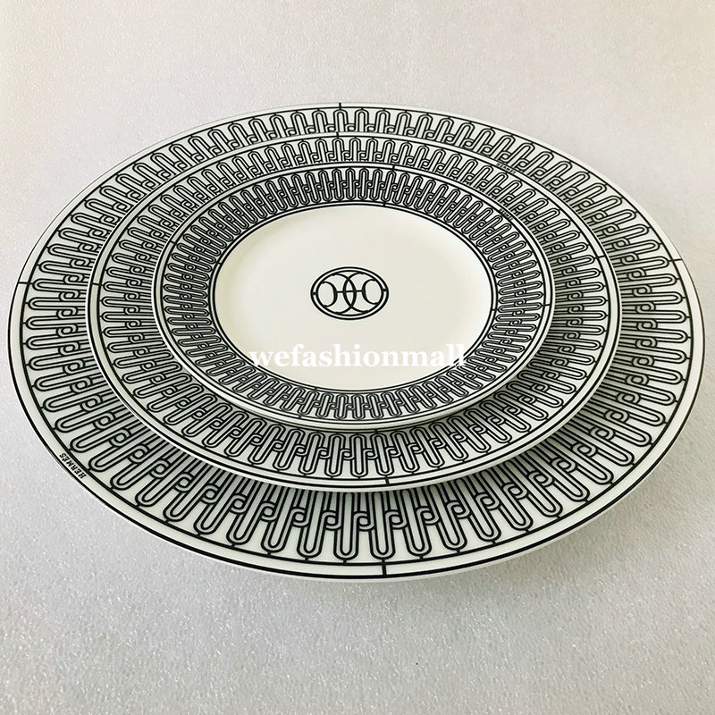 High-end Ceramic tableware Black line plates set Bone china Dinnerware Porcelain dishes 6 inch 8 inch flat plate Cup and saucer Fashion home
High-end Ceramic tableware Black line plates set Bone china Dinnerware Porcelain dishes 6 inch 8 inch flat plate Cup and saucer Fashion home