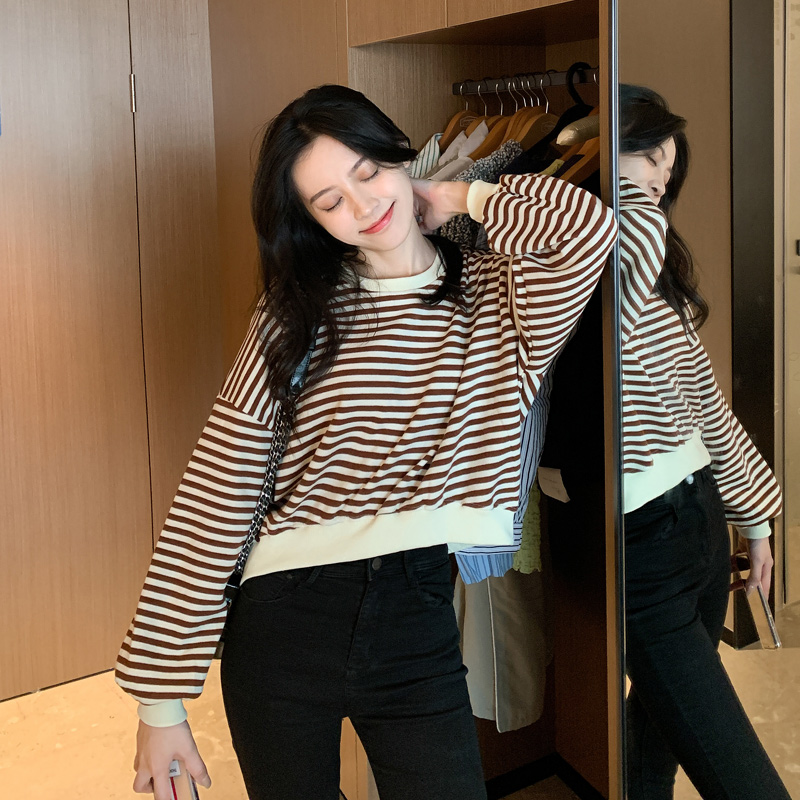 Hoodie woman 2020 new fall style instagram trend lazy wind bf loose loose with stripe pullover short hoodie woman, Gray
Hoodie woman 2020 new fall style instagram trend lazy wind bf loose loose with stripe pullover short hoodie woman, Gray