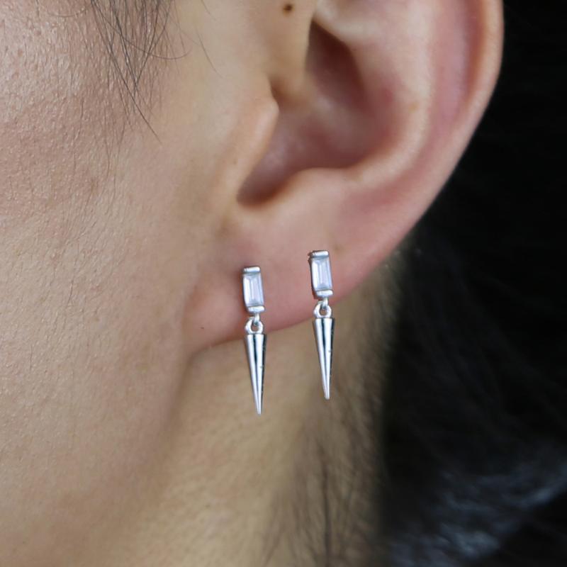 Cute baguette cz stud spike rivet charm stud earring fine silver 925 sterling earring for girl child birthday charm
Cute baguette cz stud spike rivet charm stud earring fine silver 925 sterling earring for girl child birthday charm