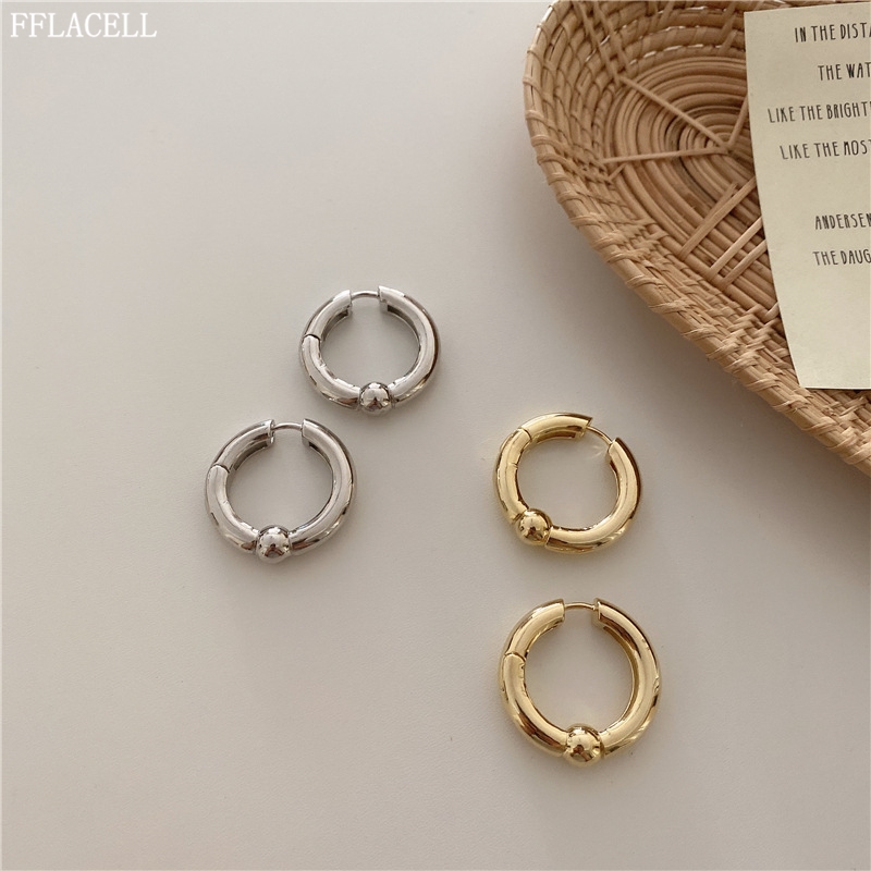 FFLACELL 2020 New Minimalist Gold Silver Color Metal Circle Geometric Round C-shape Beaded Hoop Earrings Jewelry Gift for Women
FFLACELL 2020 New Minimalist Gold Silver Color Metal Circle Geometric Round C-shape Beaded Hoop Earrings Jewelry Gift for Women