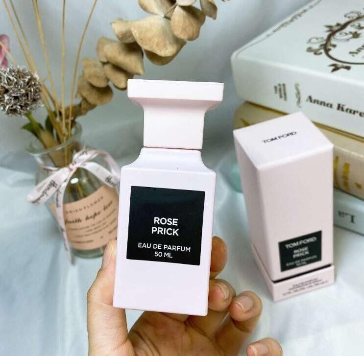 Rose Prick charm 2020 arrival womens perfume 50ml Beauty Fragrance pink bottle Sweet and fresh parfume long lasting fragrance EDP
Rose Prick charm 2020 arrival womens perfume 50ml Beauty Fragrance pink bottle Sweet and fresh parfume long lasting fragrance EDP