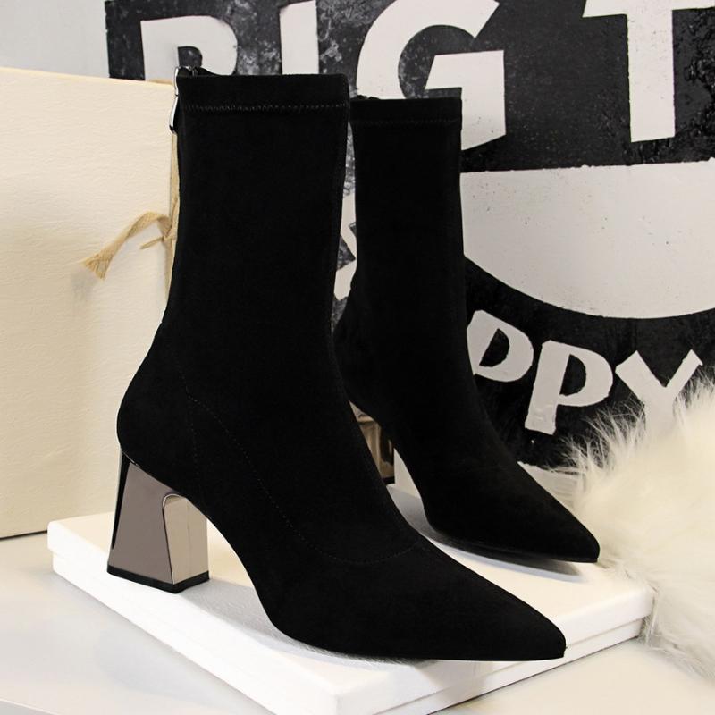 European And American Style Fashion Simple Metal Thick Heel High Heel Suede Pointed Pedicure Sexy Nightclub Slim Short Boots, Beige
European And American Style Fashion Simple Metal Thick Heel High Heel Suede Pointed Pedicure Sexy Nightclub Slim Short Boots, Beige