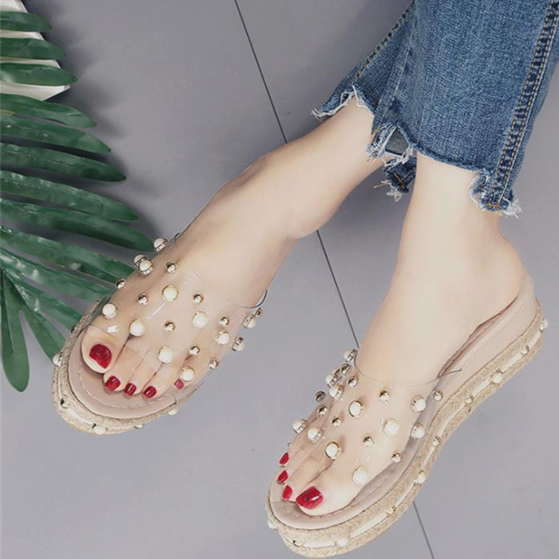 2020 Summer New Fashion Beach Party Slippers Pearl Transpant Platform Outer Wear Comfortable Fashion Flip Flop, Color 1-black
2020 Summer New Fashion Beach Party Slippers Pearl Transpant Platform Outer Wear Comfortable Fashion Flip Flop, Color 1-black