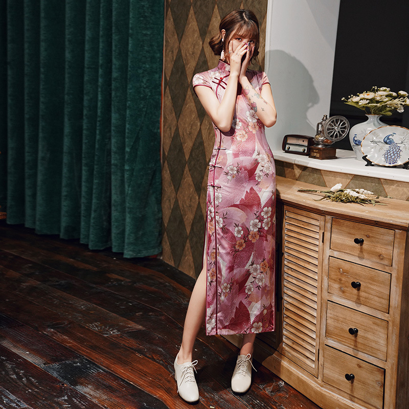 Oversize 4XL 5XL Vintage Oriental Style Women Stage Show Long Qipao Summer Print Floral Elegant Evening Dress Rayon Cheongsam
Oversize 4XL 5XL Vintage Oriental Style Women Stage Show Long Qipao Summer Print Floral Elegant Evening Dress Rayon Cheongsam