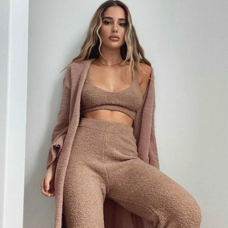 2 PCs Sets Women' V-neck Sling Cropped Top Pants Sets 2020 Autumn and Winter Plush Tracksuits Home Wear, White 
2 PCs Sets Women' V-neck Sling Cropped Top Pants Sets 2020 Autumn and Winter Plush Tracksuits Home Wear, White