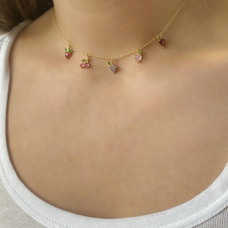 Cubic Zirconia Choker Necklace Grape Cherry Banana Peach Bling Women Fashion 18K Gold Plated Luxury Iced Out Fruit Pendant Collar Jewelry
Cubic Zirconia Choker Necklace Grape Cherry Banana Peach Bling Women Fashion 18K Gold Plated Luxury Iced Out Fruit Pendant Collar Jewelry