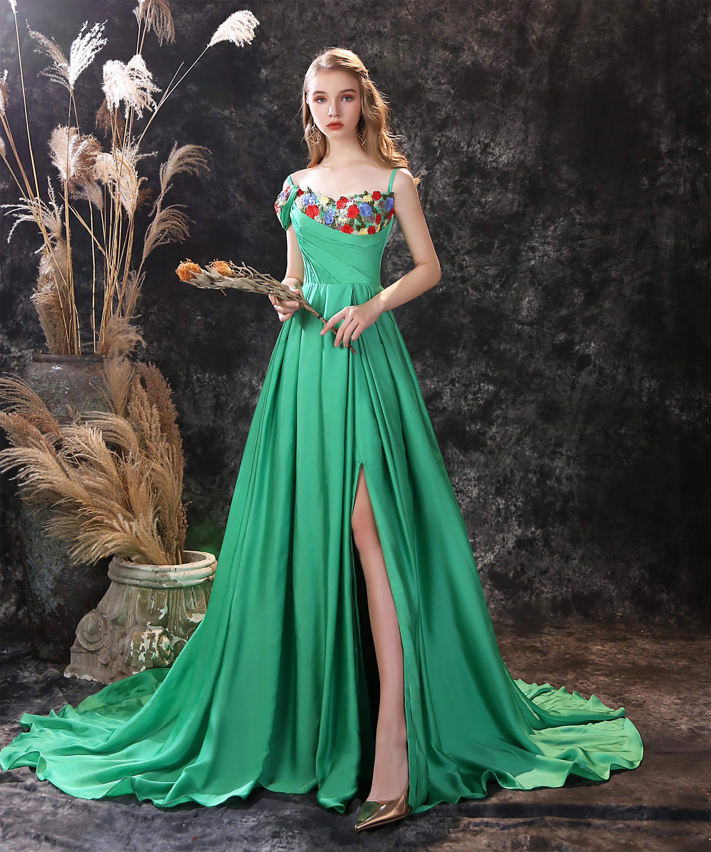 Spaghetti Evening Dresses Embroidery Green Cocktail Dress Zipper Back Prom Gowns Split Sweep Train Party Wear