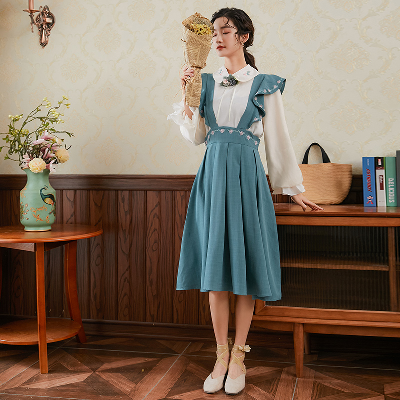 2020 new fashion women' two piece set France retro blouse+ strap dress female R59, Braces skirt
2020 new fashion women' two piece set France retro blouse+ strap dress female R59, Braces skirt