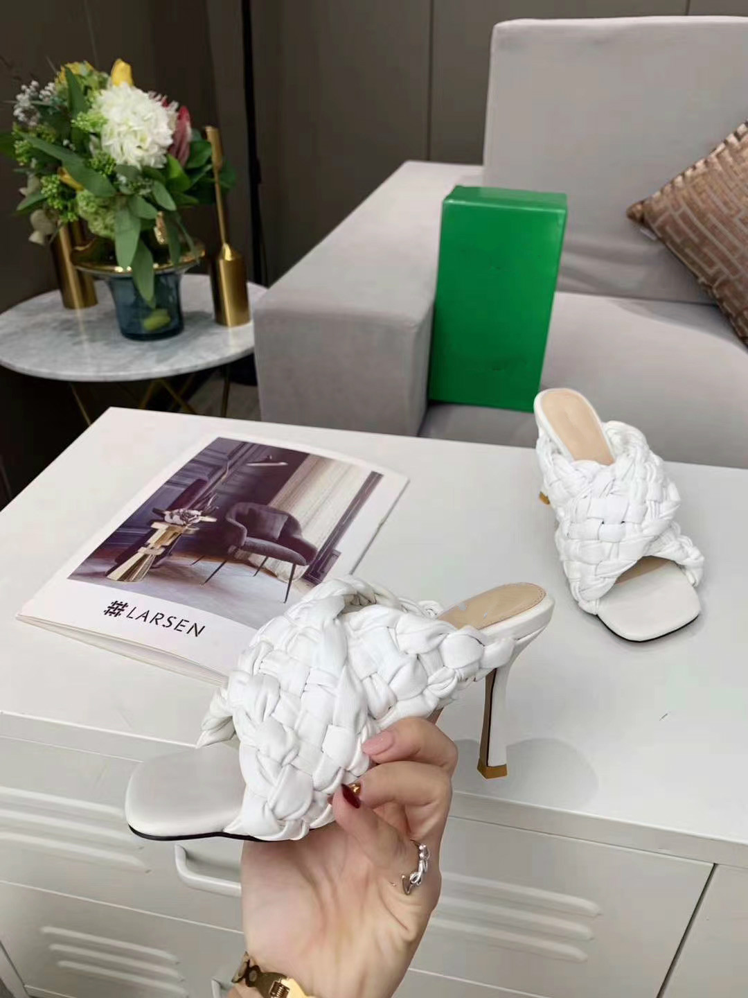 Women's sandals high heel leather new woven high heel sandals four colors optional black and white apricot light blue big bottom Italian imi
Women's sandals high heel leather new woven high heel sandals four colors optional black and white apricot light blue big bottom Italian imi