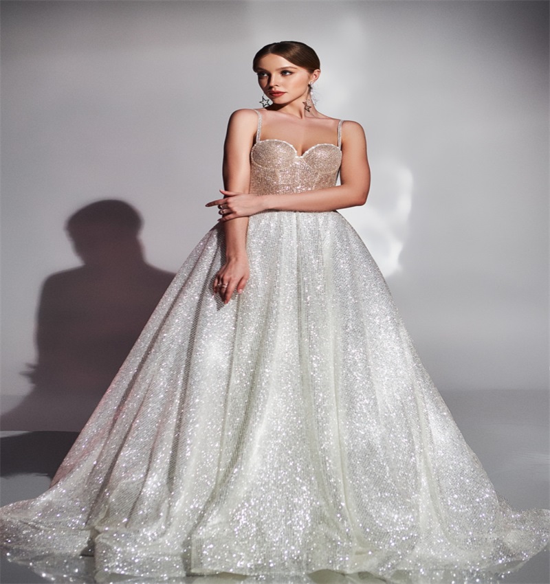 2020 Glitter Sequins A-line Wedding Dresses Sexy Spaghetti Strap Backless Ruched Tulle Bridal Gown Castle Church Wedding Dress