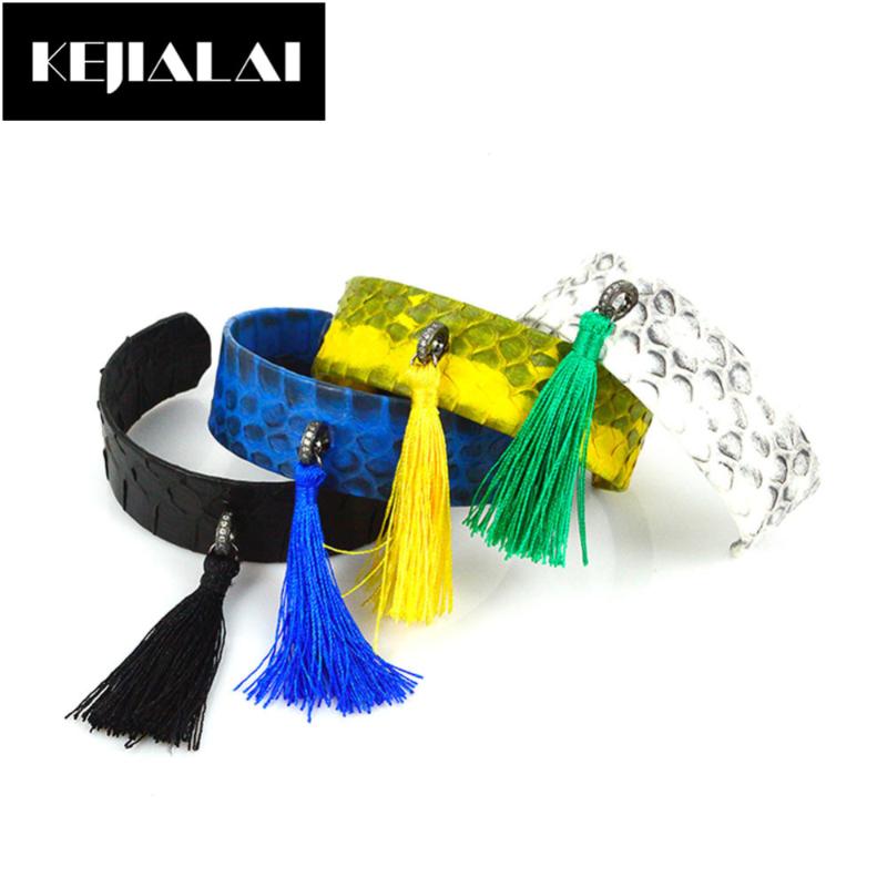 Bohemia Arm Cuff Python Leather Bangle with Tassel Pave Zricon Rhinestone Fashion Women Jewelry Snake Skin Bracelets Pulseiras
Bohemia Arm Cuff Python Leather Bangle with Tassel Pave Zricon Rhinestone Fashion Women Jewelry Snake Skin Bracelets Pulseiras