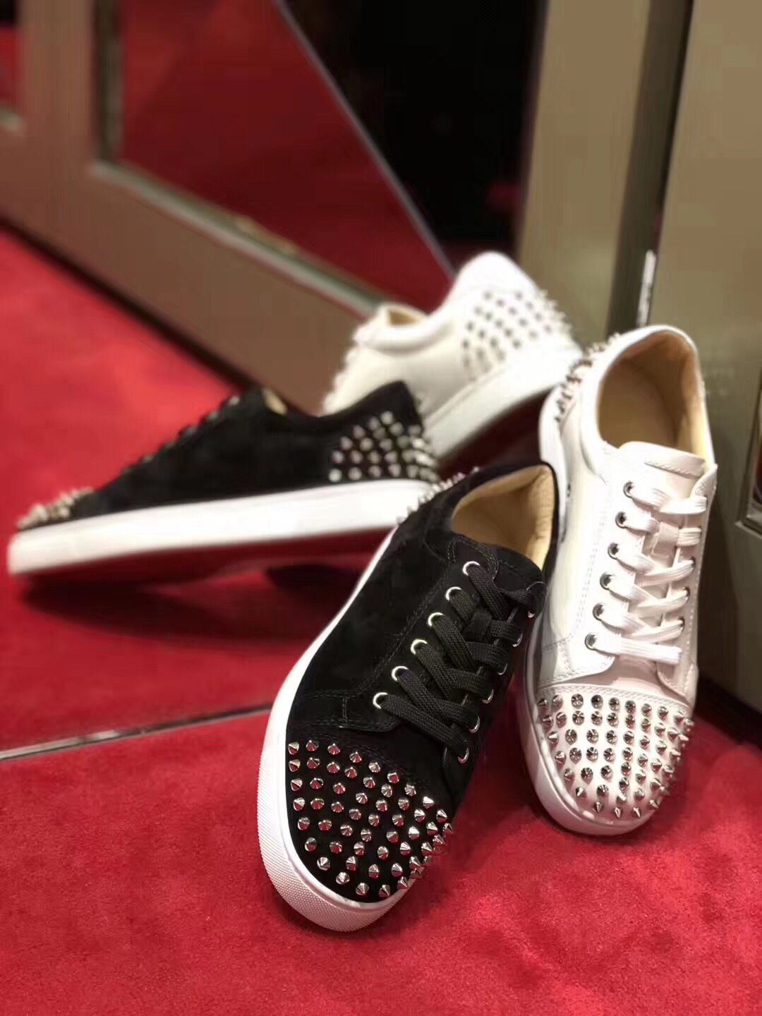 Luxury Designer Shoes Red Bottom Genuine Leather Sneakers Top Quality Black Casual Shoes Size 35-48 With Box
Luxury Designer Shoes Red Bottom Genuine Leather Sneakers Top Quality Black Casual Shoes Size 35-48 With Box