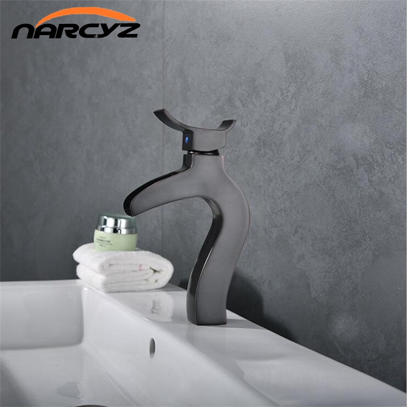 Basin Faucet New Art faucet Black/Nickel Basin Hot and Cold water Sink Single Handle Hole B617
Basin Faucet New Art faucet Black/Nickel Basin Hot and Cold water Sink Single Handle Hole B617
