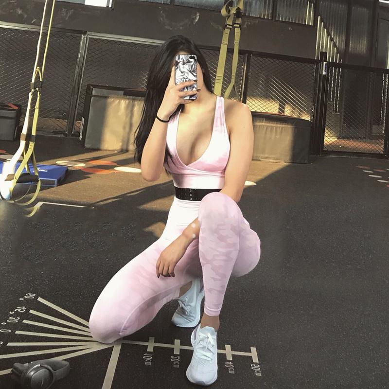 2pcs/set Camouflage Seamless Gym Clothing Yoga Set Sportswear Women Jogging Tracksuit Workout Clothes Fitness Set Sport Suit, Pink
2pcs/set Camouflage Seamless Gym Clothing Yoga Set Sportswear Women Jogging Tracksuit Workout Clothes Fitness Set Sport Suit, Pink