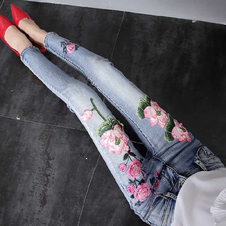 European station 2020 summer new baggy jeans women embroidery show thin wide leg age reduction nine points denim trend, Black
European station 2020 summer new baggy jeans women embroidery show thin wide leg age reduction nine points denim trend, Black