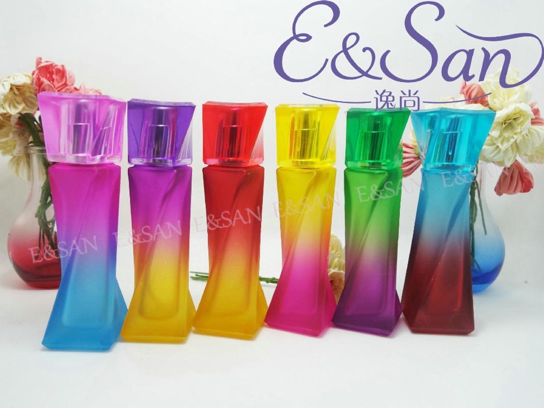 Wholesale PT040M-15ML Frosting twist Quartet color glass perfume spray bottle 100pcs/lot
Wholesale PT040M-15ML Frosting twist Quartet color glass perfume spray bottle 100pcs/lot