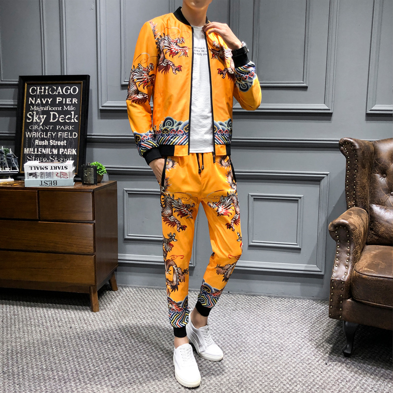 High Quality Jogging Homme Designer Clothing Men Yellow Gold Mens Plus SizeTwo Piece Sets Top And Pants Trainingspak Mannen Merk, 6006
High Quality Jogging Homme Designer Clothing Men Yellow Gold Mens Plus SizeTwo Piece Sets Top And Pants Trainingspak Mannen Merk, 6006