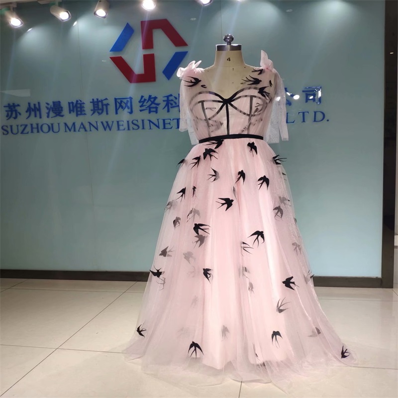 2020 Gorgeous Pink Evening Dresses Spaghetti Strap A Line Printed Prom Dress Party Wear Sweep Train Sexy Backless Formal Dresses