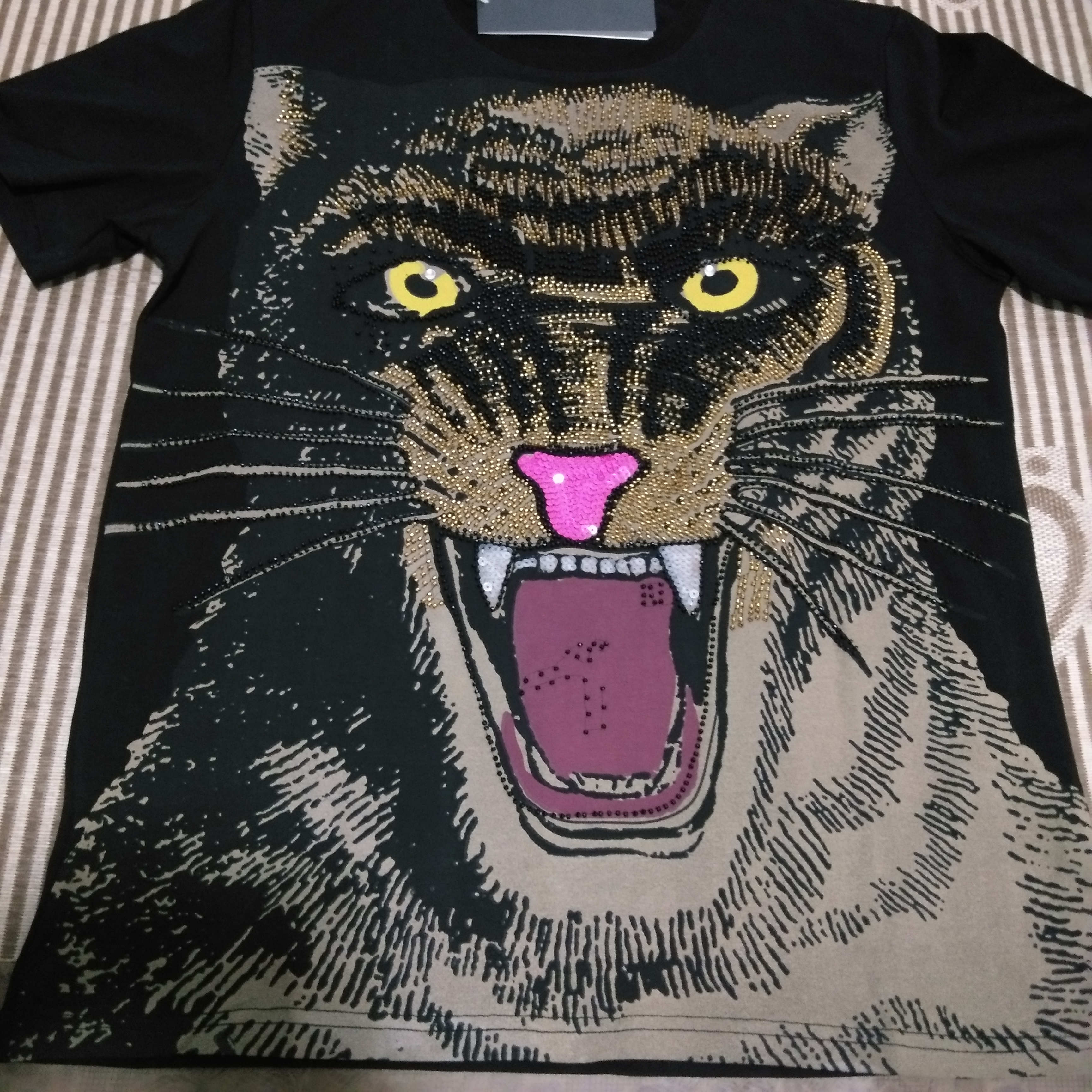 High grade tiger head sequins pin beads personalized men's and women's T-shirts fashionable Street men's and women's shiny T-shirts in stock, Black
High grade tiger head sequins pin beads personalized men's and women's T-shirts fashionable Street men's and women's shiny T-shirts in stock, Black