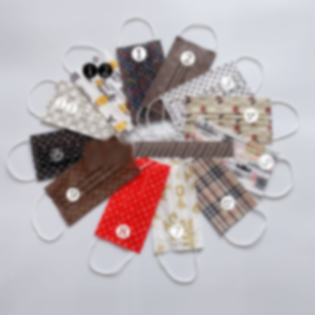 20 Styles Fashion Letters Mask Protection Face Disposable Health 3-layer Earloop Mask Mouth Designer Face PBT Melt-blown Nonwoven Mask
20 Styles Fashion Letters Mask Protection Face Disposable Health 3-layer Earloop Mask Mouth Designer Face PBT Melt-blown Nonwoven Mask