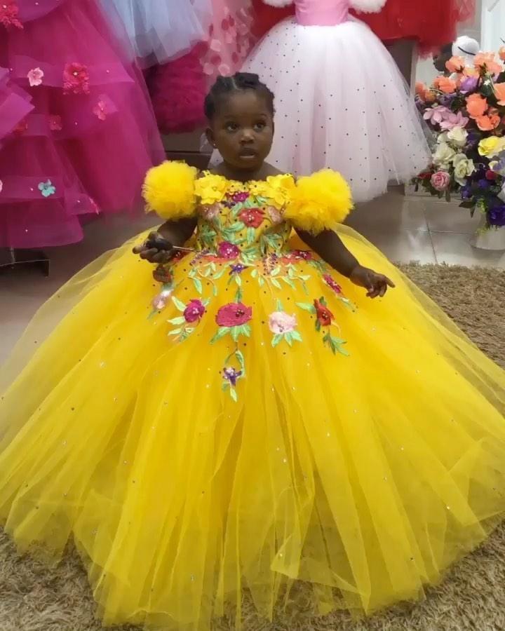 Yellow Ball Gown Flower Girl Dresses with 3D Floral Appliques Beaded Puffy Cap Sleeve Girls Pageant Gowns Kids Party Celerity Dress