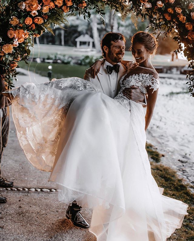 Bohemian A Line Wedding Dresses 2021 IllusionSheer Neck Short Sleeve Lace Appliques Bridal Gowns Plus Size Vestido De Noiva Wedding Dress