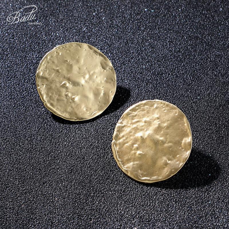 Badu Big Golden Round Stud Earring Women Alloy Metallic Uneven Circle Earrings Punk Fashion Gift Girls Wholesale
Badu Big Golden Round Stud Earring Women Alloy Metallic Uneven Circle Earrings Punk Fashion Gift Girls Wholesale