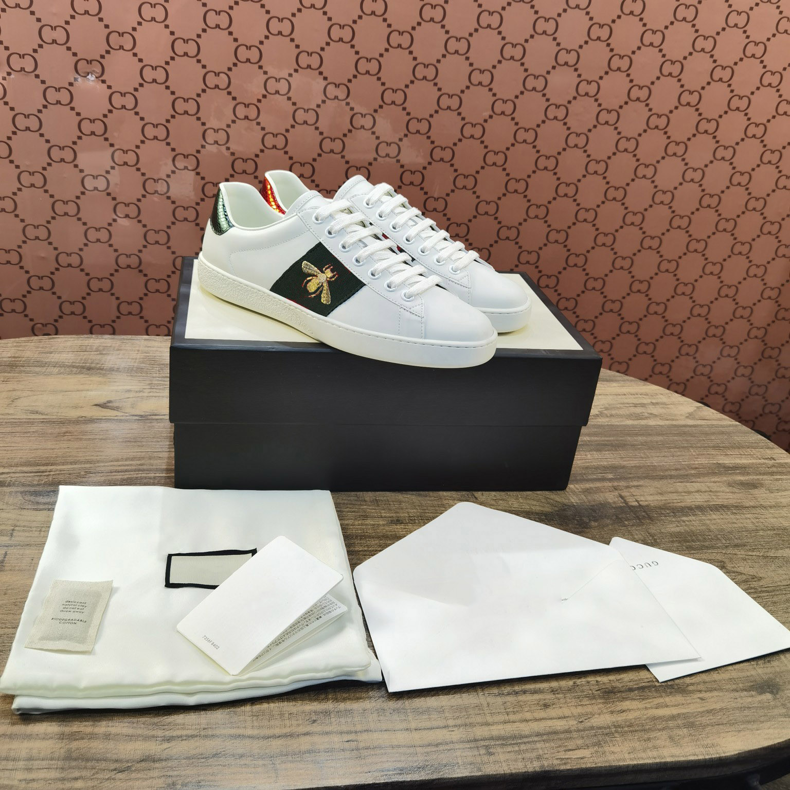 Fashion Woman man Designer shoes Lace-up flat Shoes Bee tiger snake Embroidered lady sneake boy girl shoe white with big size eur 48, As picture
Fashion Woman man Designer shoes Lace-up flat Shoes Bee tiger snake Embroidered lady sneake boy girl shoe white with big size eur 48, As picture