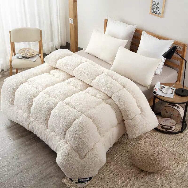New white cotton patchwork duvets Australian lambs wool Warm comforter camel quilt Thicken warm quilts winter comforter blankets, As the picture shows
New white cotton patchwork duvets Australian lambs wool Warm comforter camel quilt Thicken warm quilts winter comforter blankets, As the picture shows