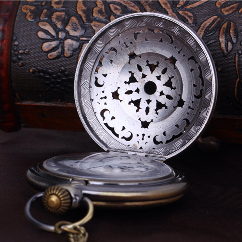 Antique Wolf Hollow Quartz Pocket Watch Bronze Color Animal Vine Fob Pendant Waist Chain Clock Men Women Watches Fob Chain Male9723907