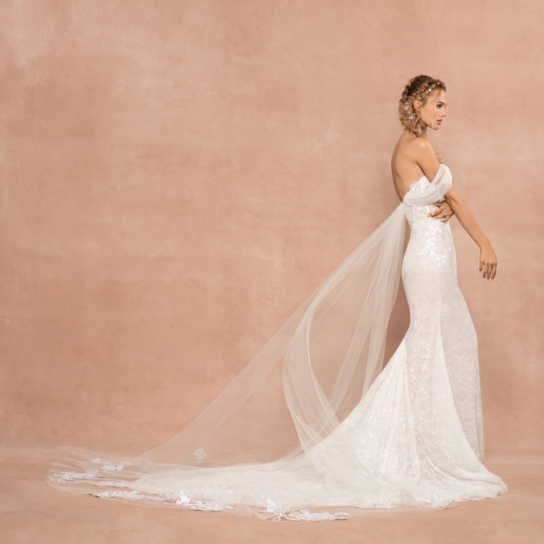 Mermaid Lace Stunning Backless Wedding Dresses Off The Shoulder Neck Plus Size Appliqued Bridal Gowns Sweep Train Robe De Marie