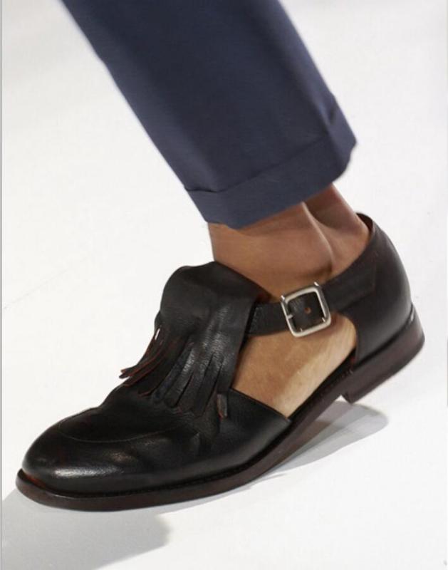 Mens Handmade Genuine Leather Gladiator Sandals Summer Fashion Fringe Male Sandals Shoes Runway Man Tassels Cutout Sapatos, Black
Mens Handmade Genuine Leather Gladiator Sandals Summer Fashion Fringe Male Sandals Shoes Runway Man Tassels Cutout Sapatos, Black
