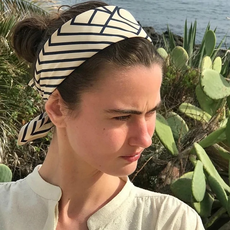 Women Fashion Classic Trendy Brand Luxry Design Bandanas Geometric Twill Scarf Headwear Hair Accessories Head Wraps Headband
Women Fashion Classic Trendy Brand Luxry Design Bandanas Geometric Twill Scarf Headwear Hair Accessories Head Wraps Headband