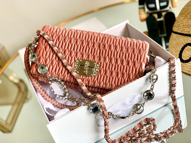 Women shoulder bags women crossbody bags fashion messenger bag chain shoulder bag with box fashion girl diamond, Pink
Women shoulder bags women crossbody bags fashion messenger bag chain shoulder bag with box fashion girl diamond, Pink