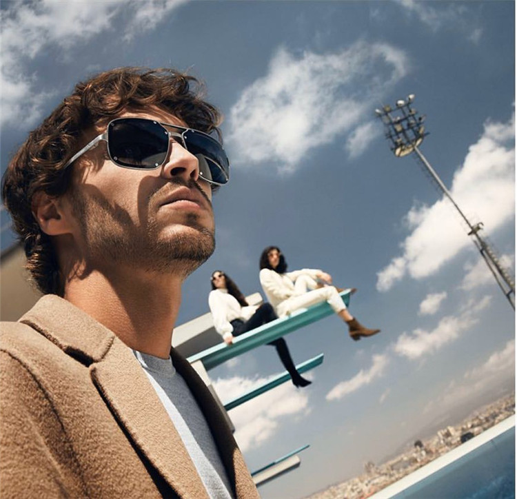 2022 New Luxury designer sunglasses men and women metal vintage sunglasses 0194S women fashion style square frameless UV400 lens with original case
2022 New Luxury designer sunglasses men and women metal vintage sunglasses 0194S women fashion style square frameless UV400 lens with original case