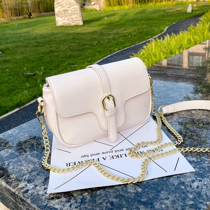 Elegant Women Cross Body Bags Ladies Small Messenger Bag Stylish Female Casual New Fashion Metal Chains Flap Cover Zipper White, Black
Elegant Women Cross Body Bags Ladies Small Messenger Bag Stylish Female Casual New Fashion Metal Chains Flap Cover Zipper White, Black
