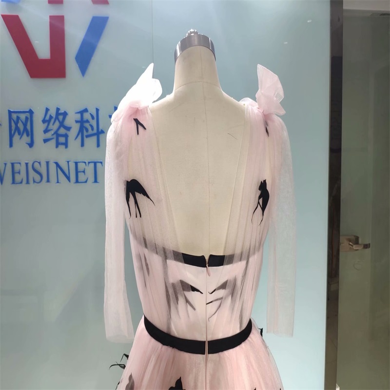 2020 Gorgeous Pink Evening Dresses Spaghetti Strap A Line Printed Prom Dress Party Wear Sweep Train Sexy Backless Formal Dresses