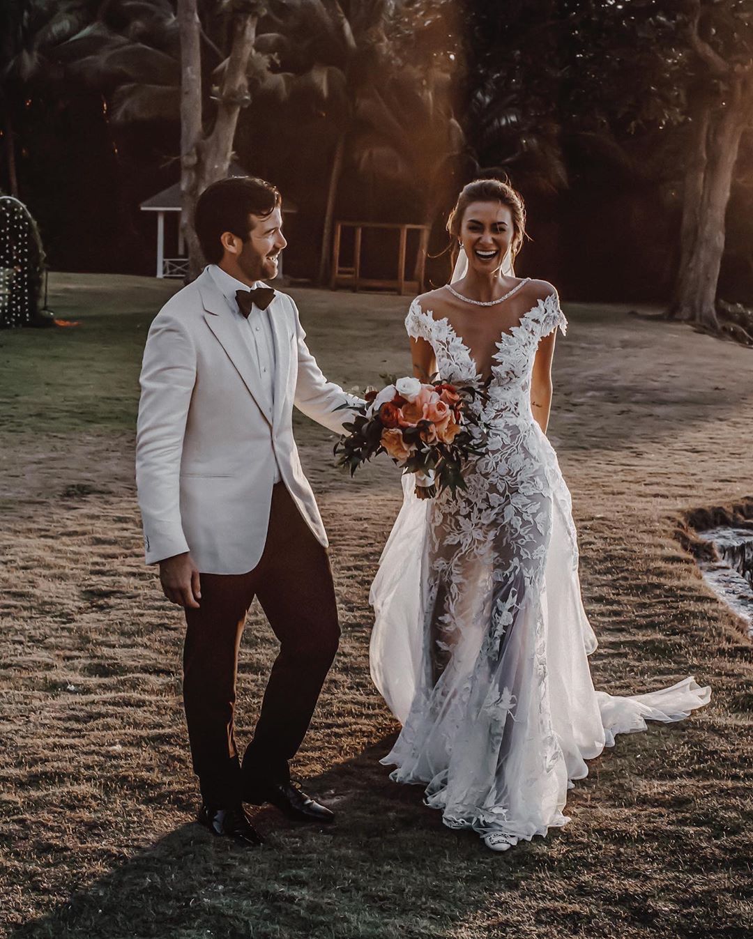 Bohemian A Line Wedding Dresses 2021 IllusionSheer Neck Short Sleeve Lace Appliques Bridal Gowns Plus Size Vestido De Noiva Wedding Dress